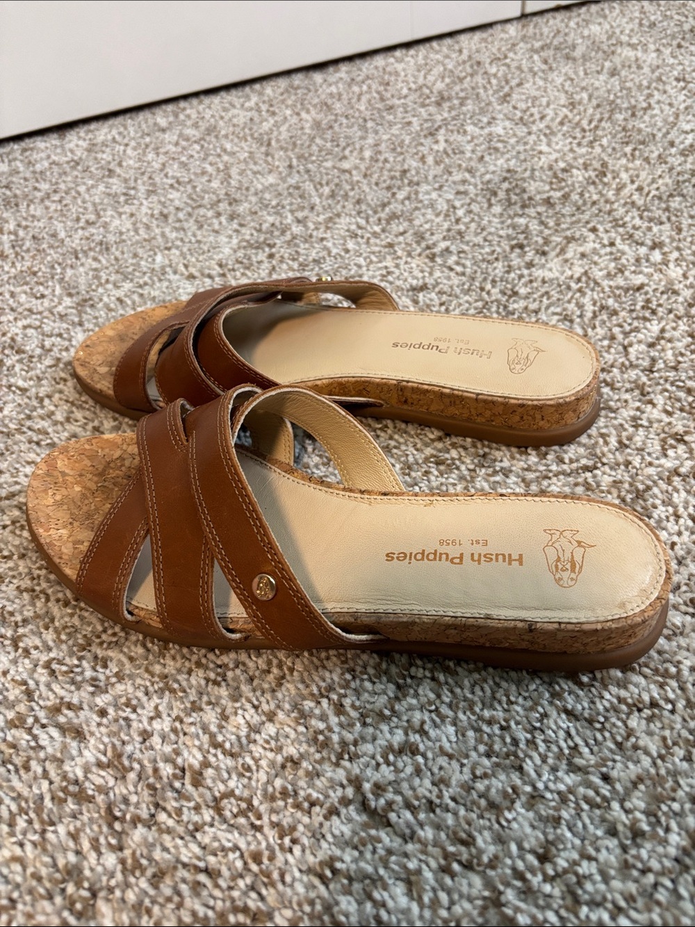 Hush Puppies Women's Brown Cork Slide Sandals - Picture 2 of 4